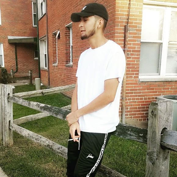 Meet your Posher, Antonio - Picture 1 of 1